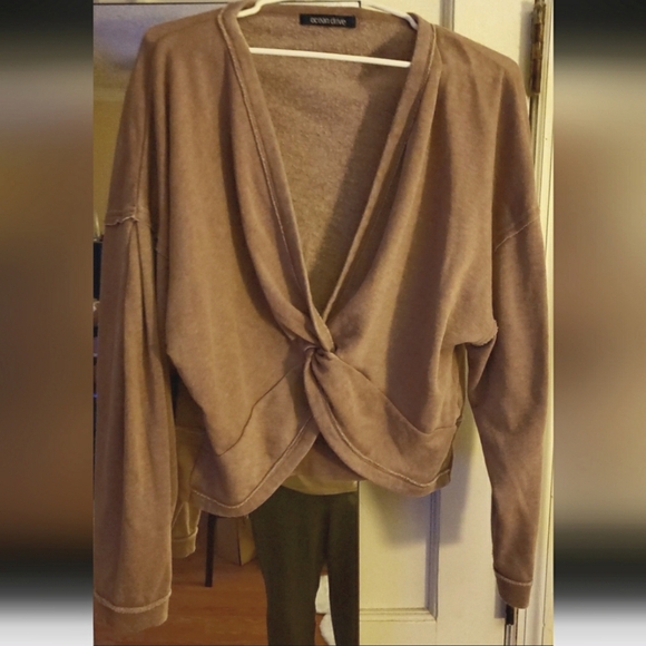 Womens cropped - Picture 1 of 4